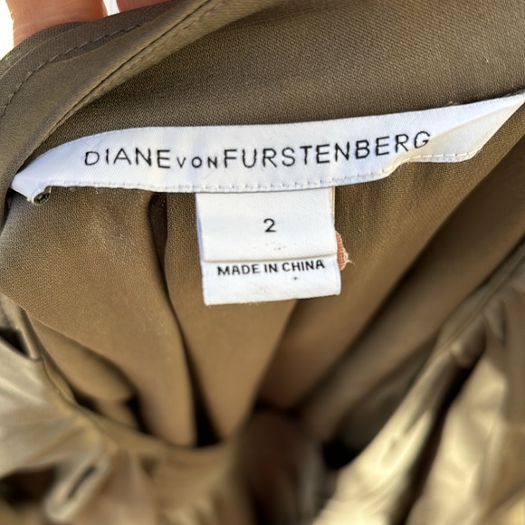 DIANE VON FURSTENBERG Cahil Silk Blouse Size 2 - Picture 6 of 10